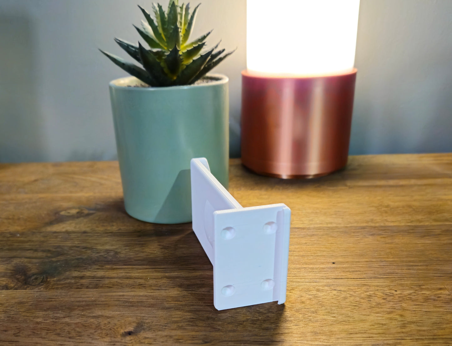 NR200 Headphone Hanger