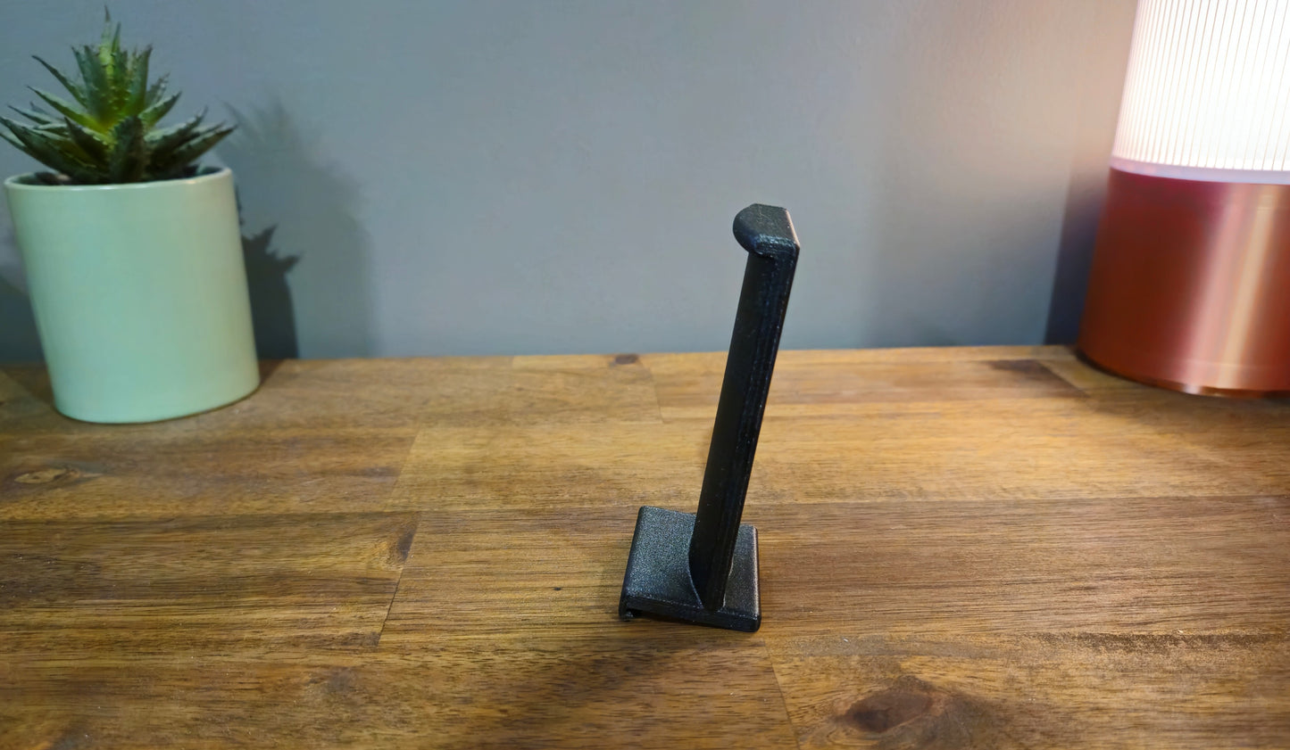 NR200 Headphone Hanger